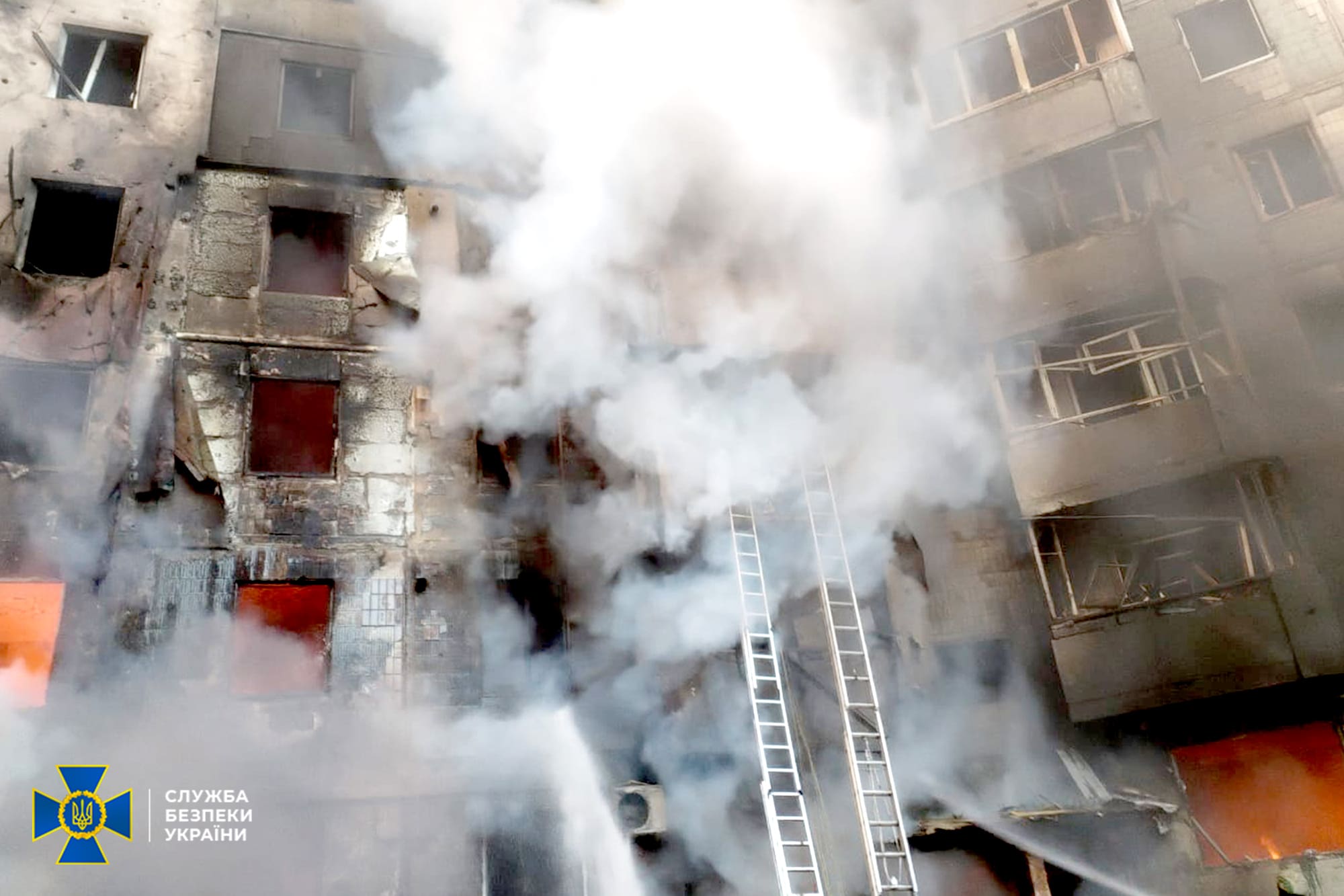 У Тернополі завершили рятувальні роботи після російського ракетного удару: кількість загиблих зросла до 34