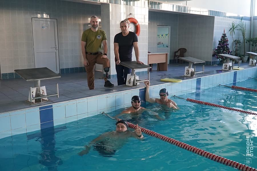 У Тернополі розширюють можливості реабілітації ветеранів через заняття в басейні