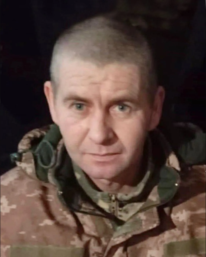 Монастирищина прощається з Героєм. На війні загинув захисник Анатолій Зенюк