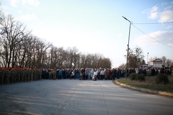 Хресна хода у Збаражі віряни моляться за Україну