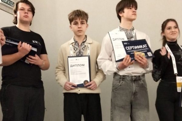 школяр Матвій Гейко учасник олімпіади з біології