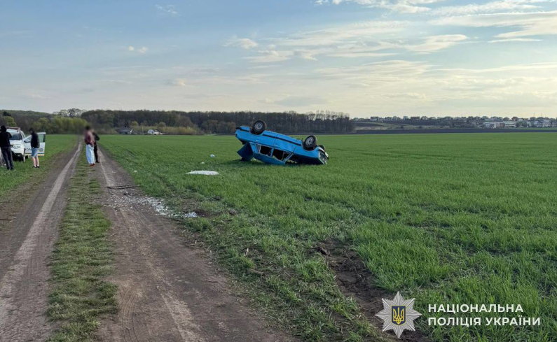 У Великих Гаях перекинулося авто з підлітками: за кермом була 14-річна дівчина
