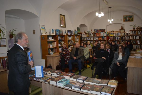 Володимир Шовкошитний на зустрічі у Збаражі