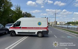 ДТП зі швидкою допомогою у Тернополі на Дамбі